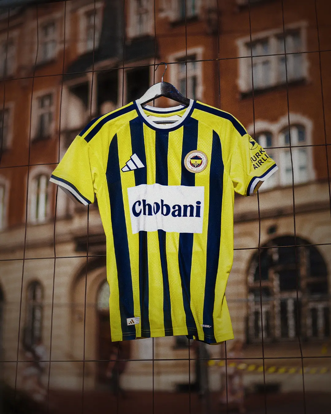 Fenerbahçe'nin Çubuklu Forması ve Lacivert Şortu Sahada!