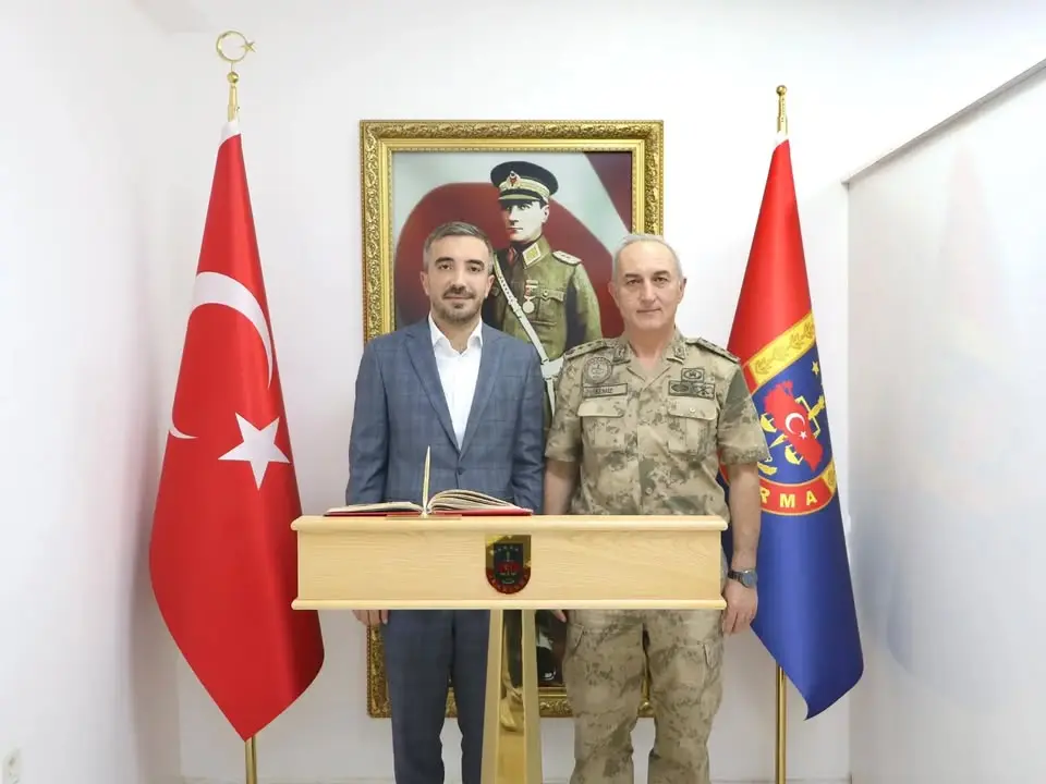 Adıyaman Ticaret ve Sanayi Odası Başkanı Mehmet Torunoğlu, İl Jandarma Komutanı Kıdemli Albay Fahri Semiz'i Ziyaret Etti
