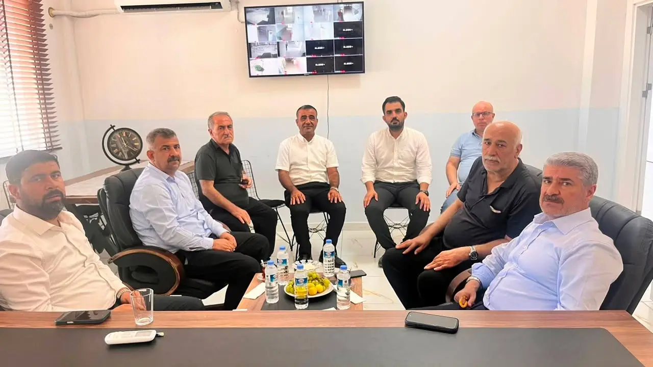 Besni Belediyesi Ziyaret Ettiği Okulda İstişarelerde Bulundu