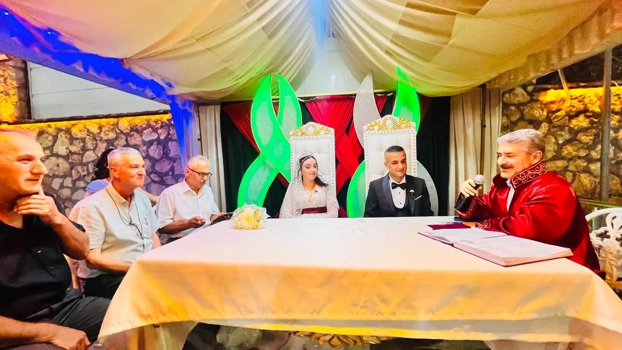 Besni Belediye Başkanı Reşit Alkan, Eryılmaz ve Şahin Ailelerinin Düğün Törenlerine Katıldı