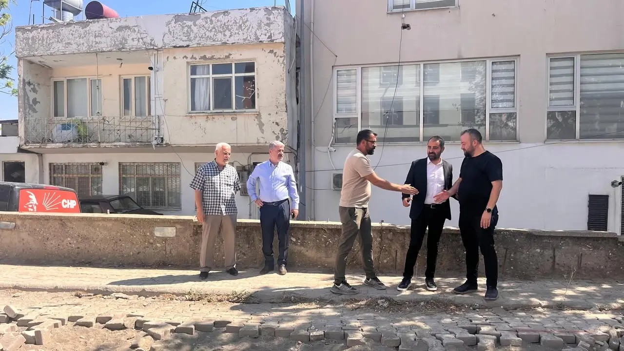 Besni Belediyesi Meydan Projesi Alanında Trafo Yeri Değişikliği İçin İncelemelerde Bulundu