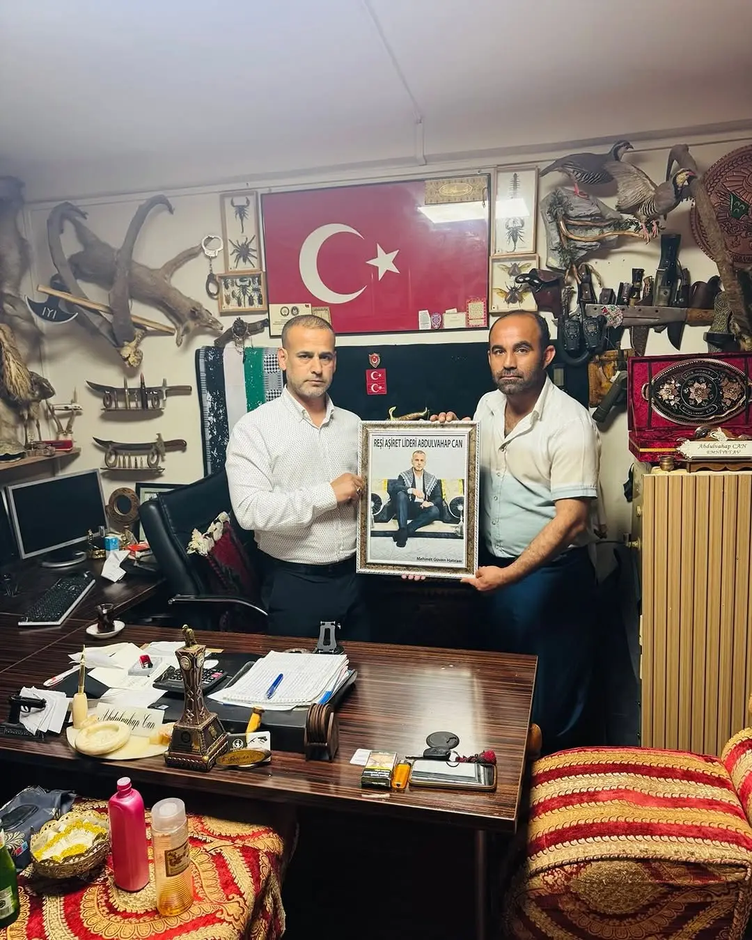 Besni YENİDEN REFAH PARTİSİ Yönetim Kurulu Üyesi Mehmet Güven'e Hediye