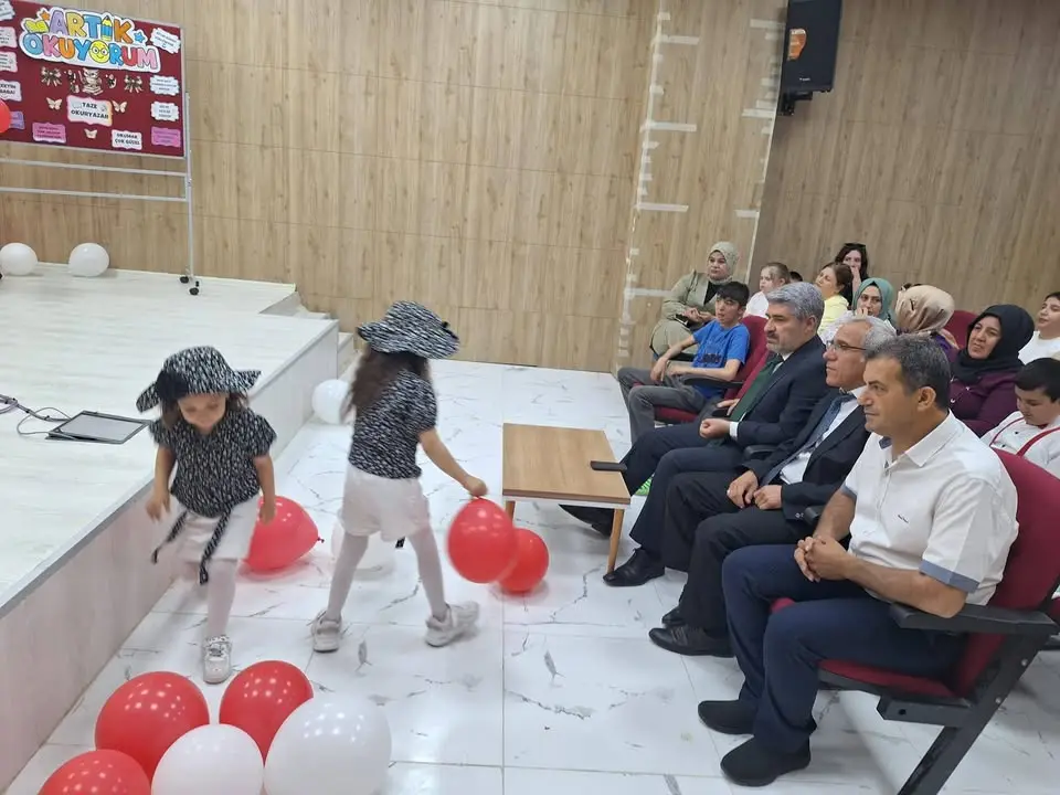 Besni Belediye Başkanı Reşit Alkan, Özel Eğitim Okulu Etkinliğine Katıldı