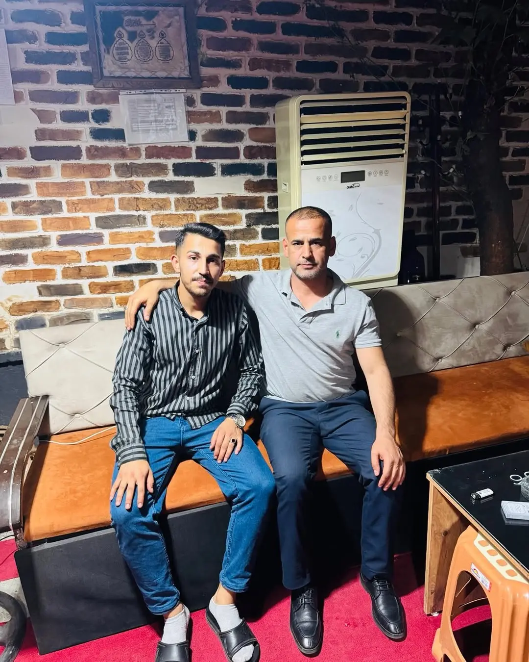 İşadamı Abdulvahap Can, Kardeşinin Mersin Kokoreç İşletmesini Ziyaret Etti