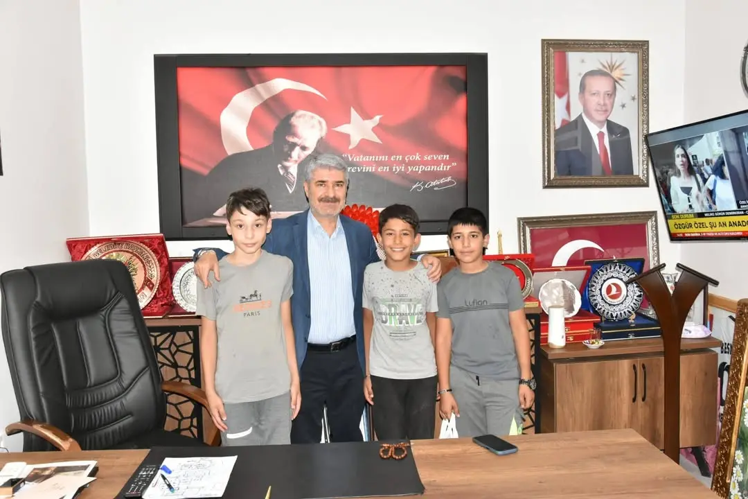 Besni Belediye Başkanı Reşit Alkan, Çocukları Misafir Etti