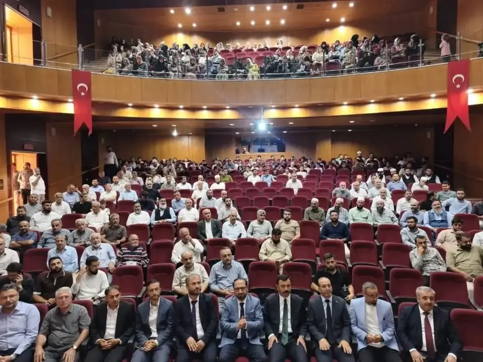 Kahta Müftülüğü tarafından düzenlenen 'Peygamberimiz ve Güzel Ahlak' Konferansı
