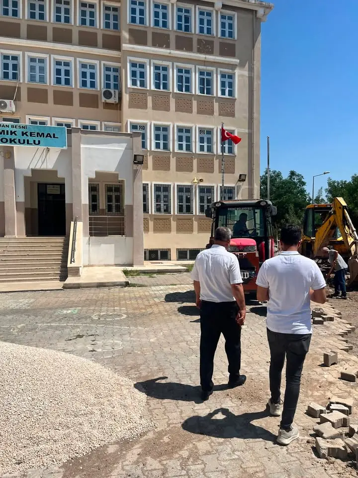Besni Belediye Başkan Yardımcısı Selahattin Göktaş İlçedeki Çalışmaları İnceledi