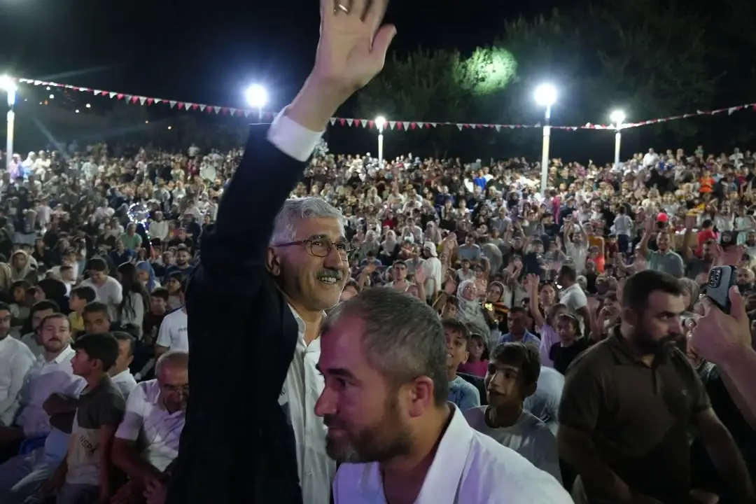 Kahta Belediyesi'nin Düzenlediği Celal Karatüre İlahi Programı Büyük İlgi Gördü