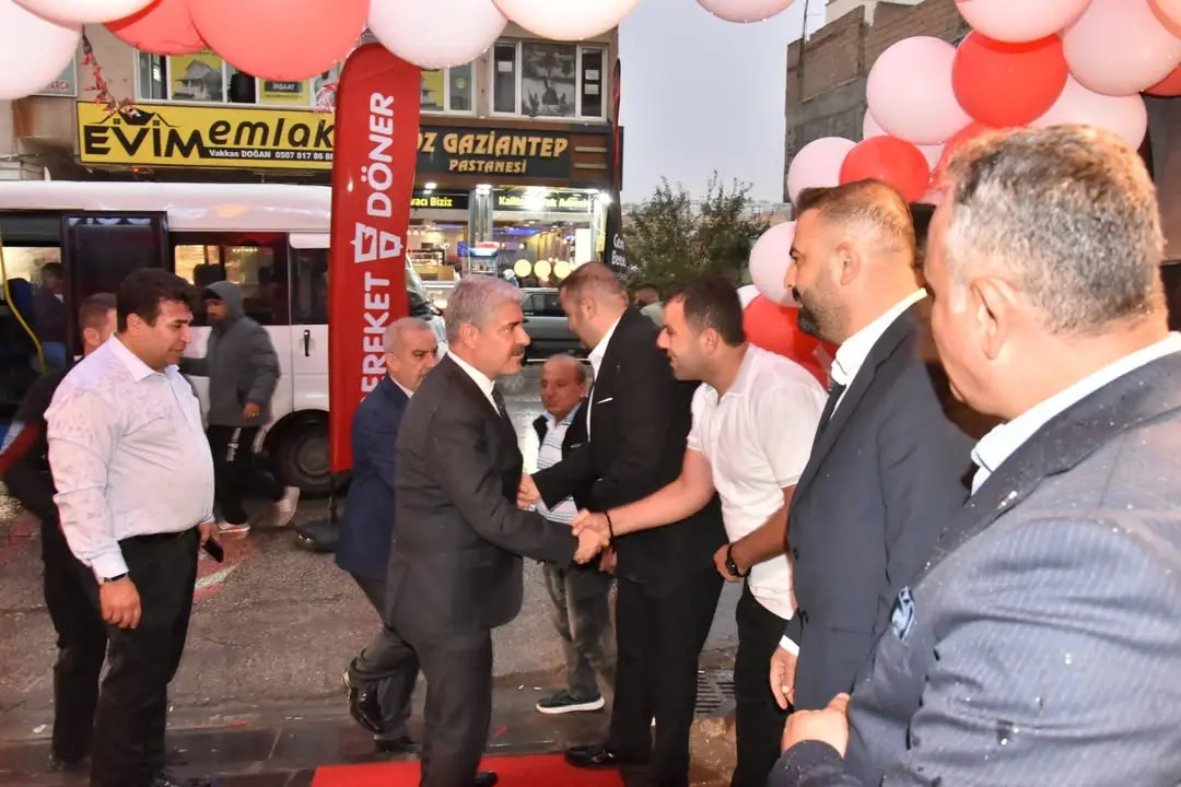 Besni Belediyesi'nin Bereket Döner Şubesi Açılışında Buluşması