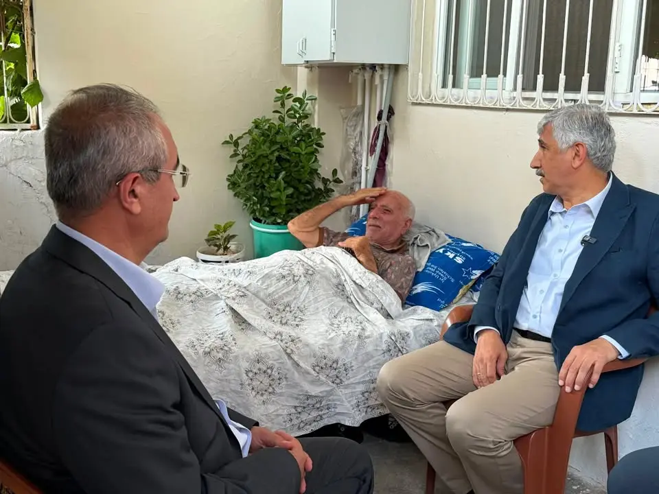 Başkan Hallaç'tan Babalar Günü'nde Dokunaklı Ziyaretler