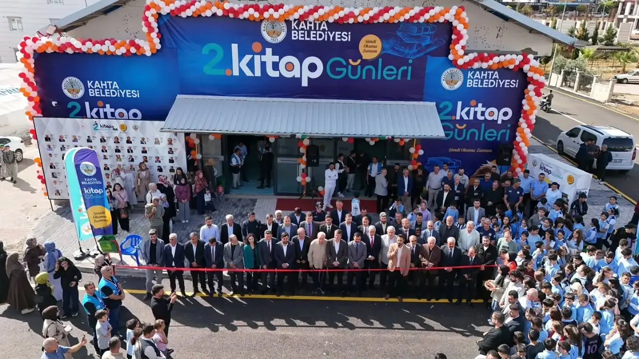 Kahta Belediyesi'nin 2. Kitap Günleri Etkinliği Coşkulu Bir Açılışla Başladı
