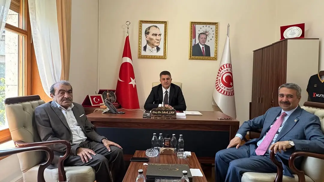 TBMM Başkanlık Divan Katip Üyesi Doç. Dr. İshak Şan'dan Adıyaman Gazeteciler Cemiyeti Başkanı Zeki Dişkaya'ya Teşekkür