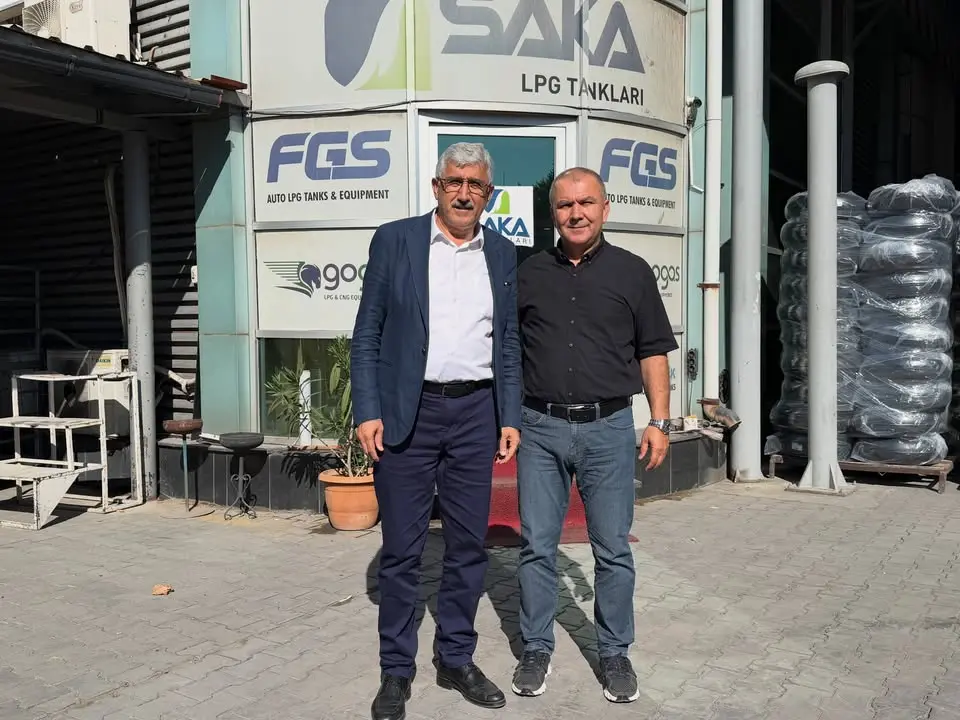 Kahta Belediyesi Başkanı Mehmet Can Hallaç, SAKA Fabrikası'nı Ziyaret Etti