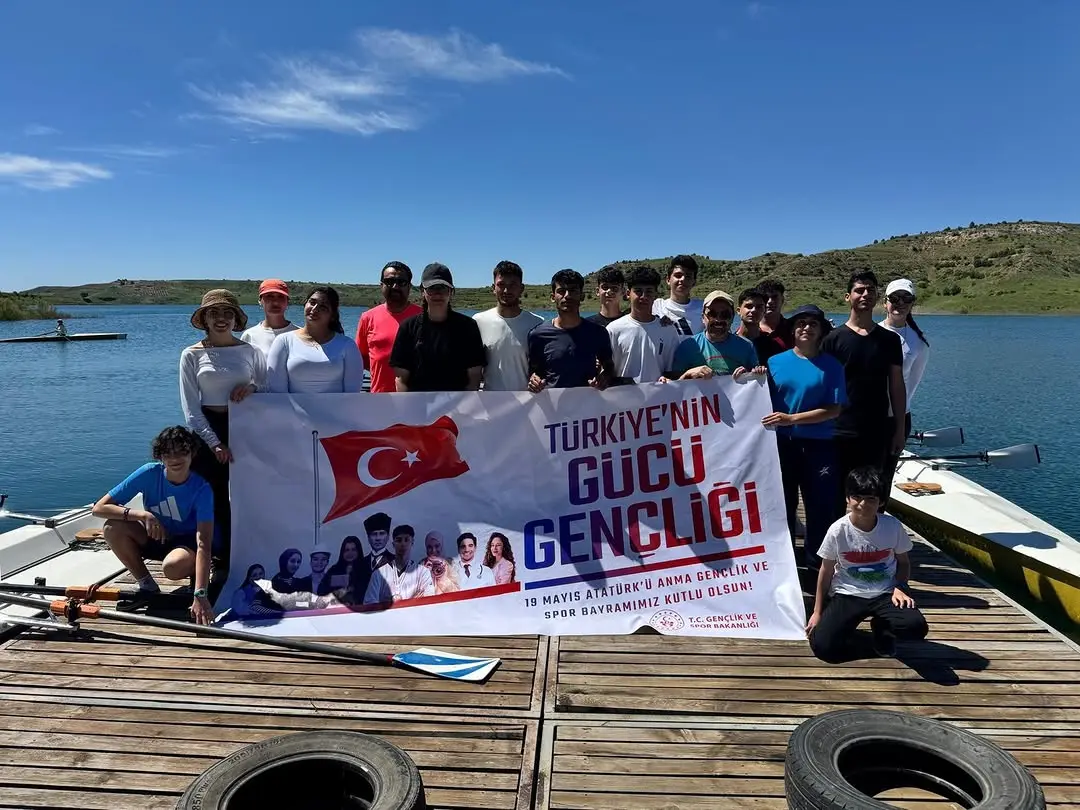 19 Mayıs Atatürk’ü Anma, Gençlik ve Spor Bayramı Kürek Yarışları Heyecanı