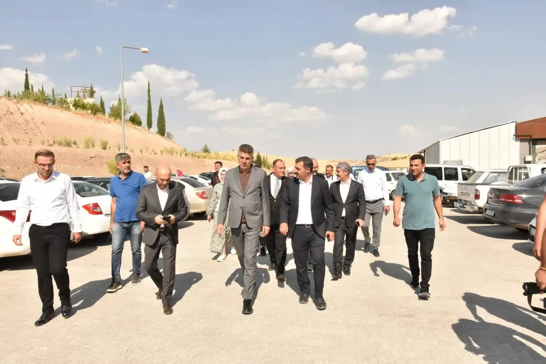 Besni Belediyesi'nin Sağlık Müdürlüğü Ziyareti ve Sağlık Kompleksi İncelemesi