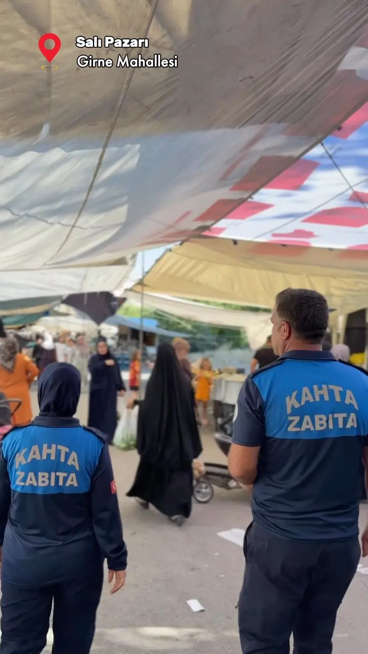 Kahta Belediyesi Semt Pazarlarında Güvenli Alışveriş Dönemi İçin Kimlik Kartları Dağıtıyor