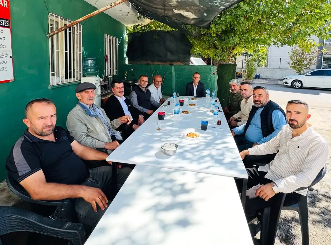 Arslan Kardeşle Oto Yıkama İşletmesi Sahibinin Misafirperverliği