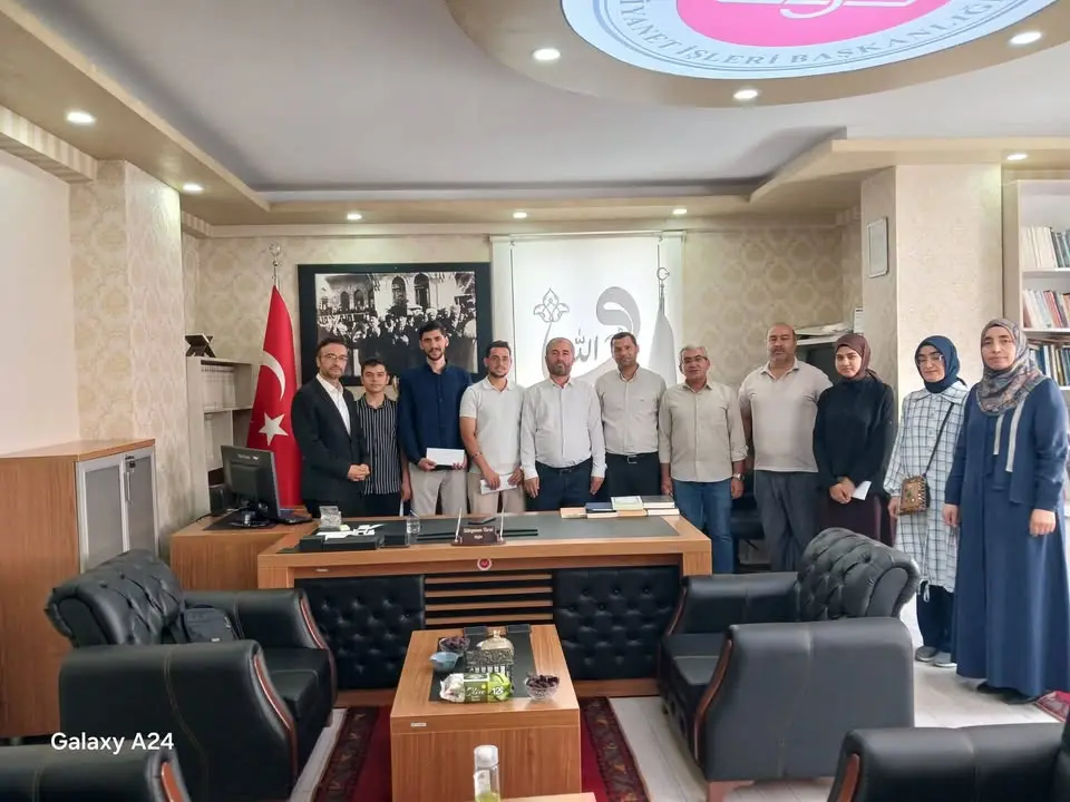 Kahta Müftülüğü'nden Dereceye Giren Öğrencilere Ödül Takdimi