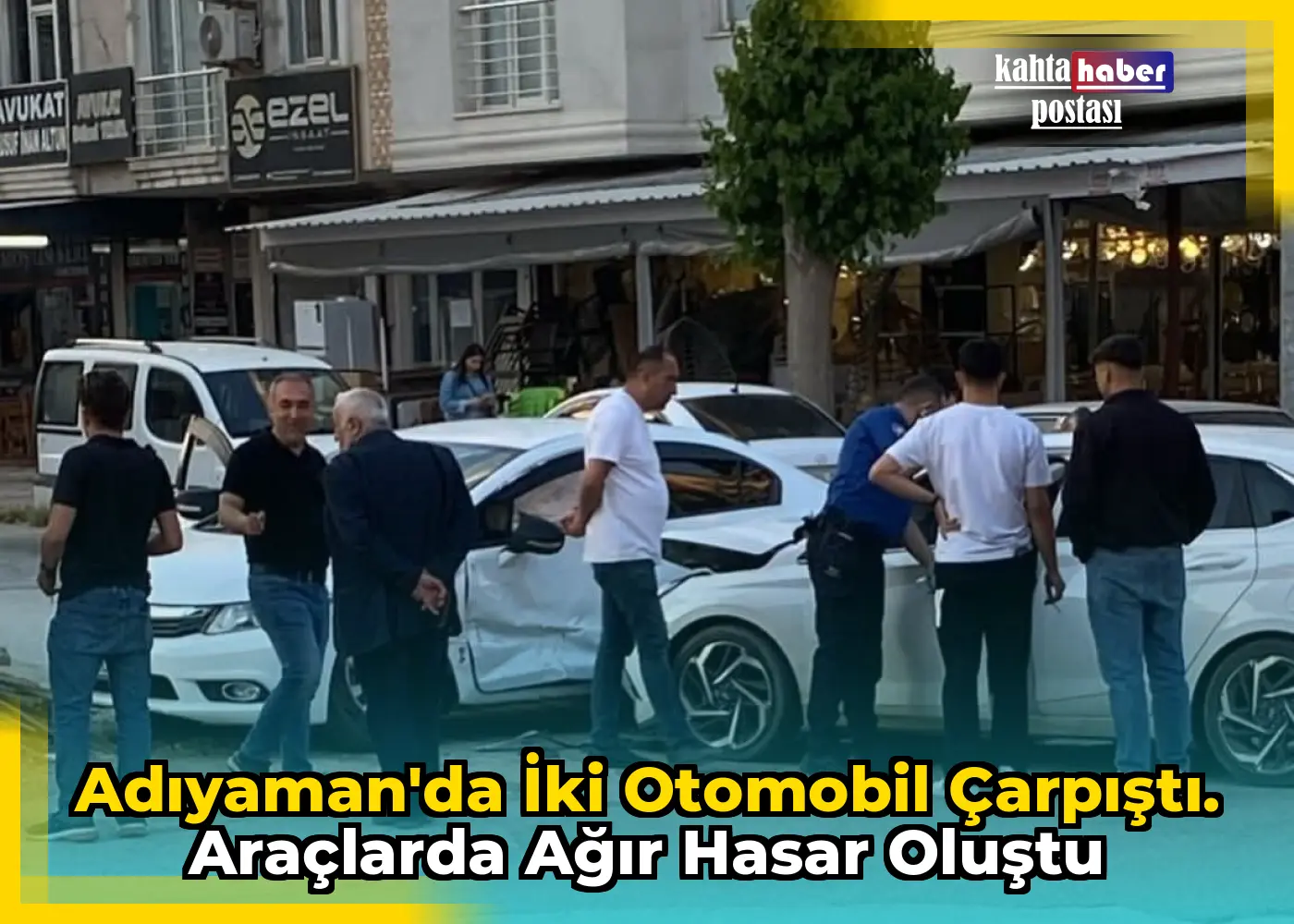Adıyaman'da İki Otomobil Çarpıştı. Araçlarda Ağır Hasar Oluştu