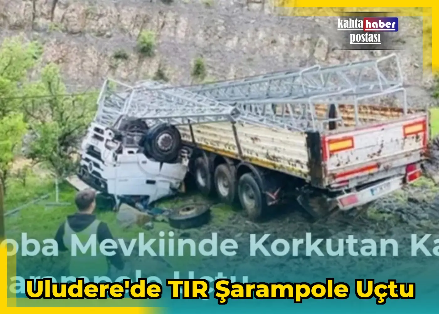Uludere'de TIR Şarampole Uçtu