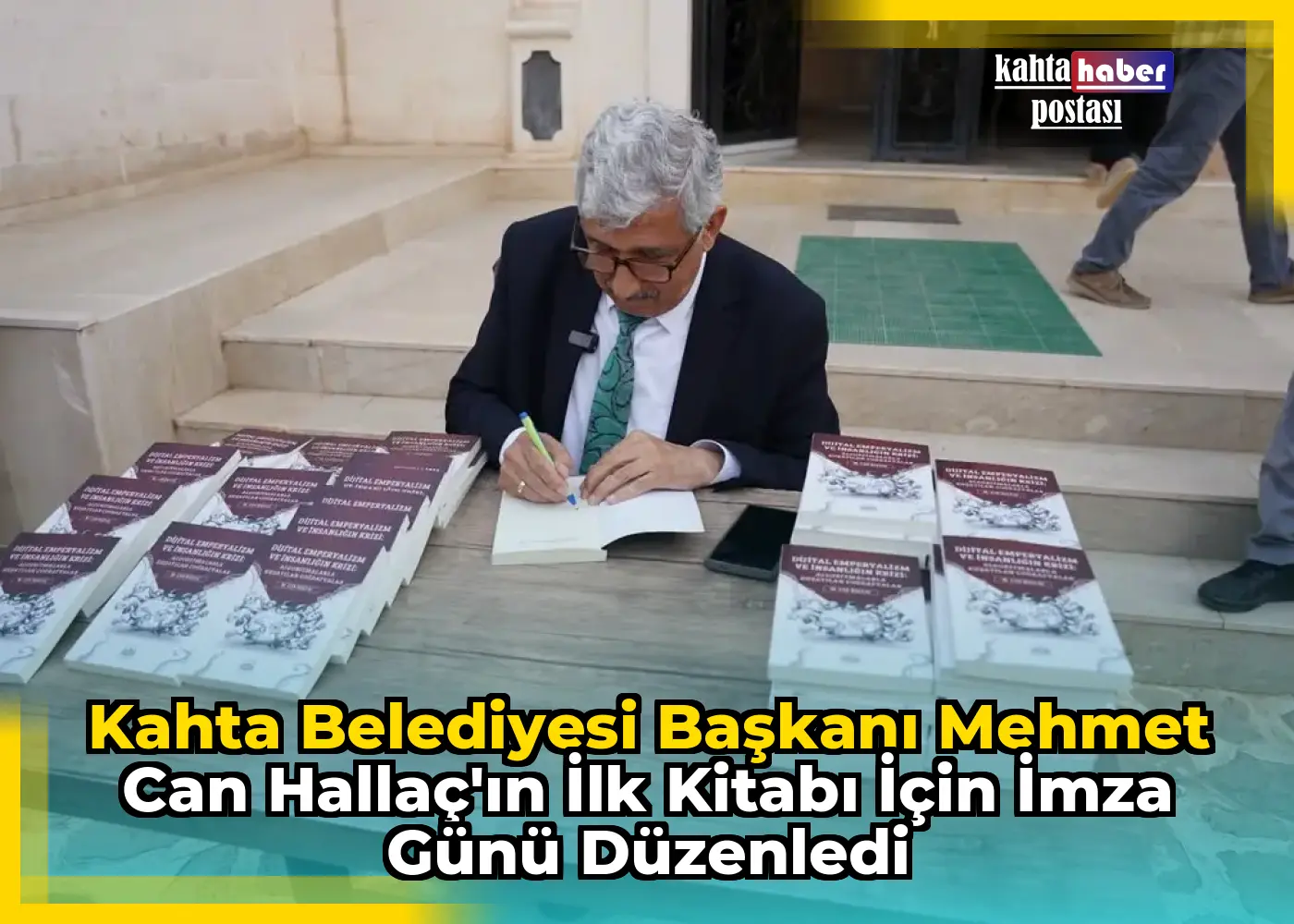 Kahta Belediyesi Başkanı Mehmet Can Hallaç'ın İlk Kitabı İçin İmza Günü Düzenledi