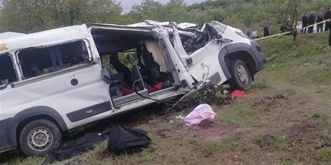 Yozgat'ta Öğrenci Servisi Devrildi: 3 Ölü, 7 Yaralı
