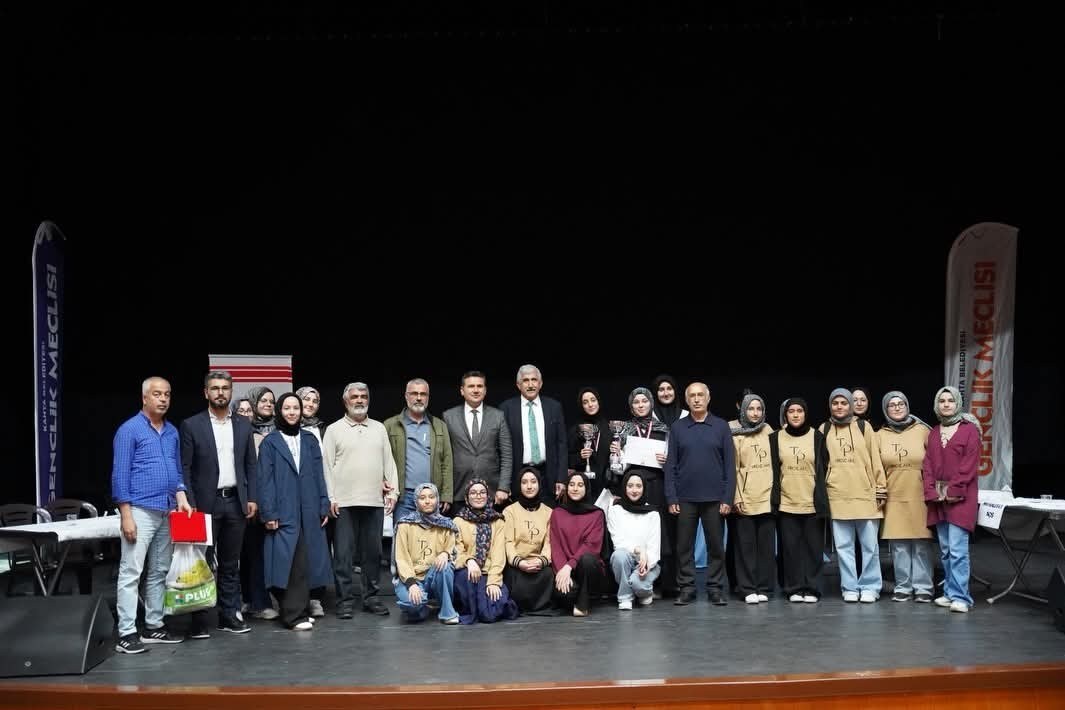 Kahta Belediyesi Gençlik Turnuvası Tamamlandı