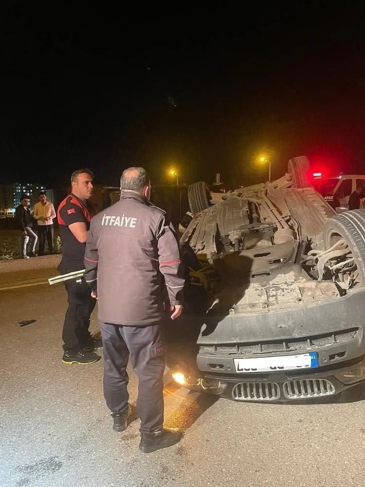 Siirt'te Ambulans ve Otomobil Çarpıştı: 4 Yaralı