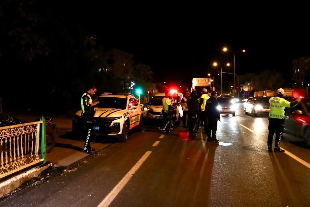 Kilis'te Trafik Kazası: 2 Yaralı