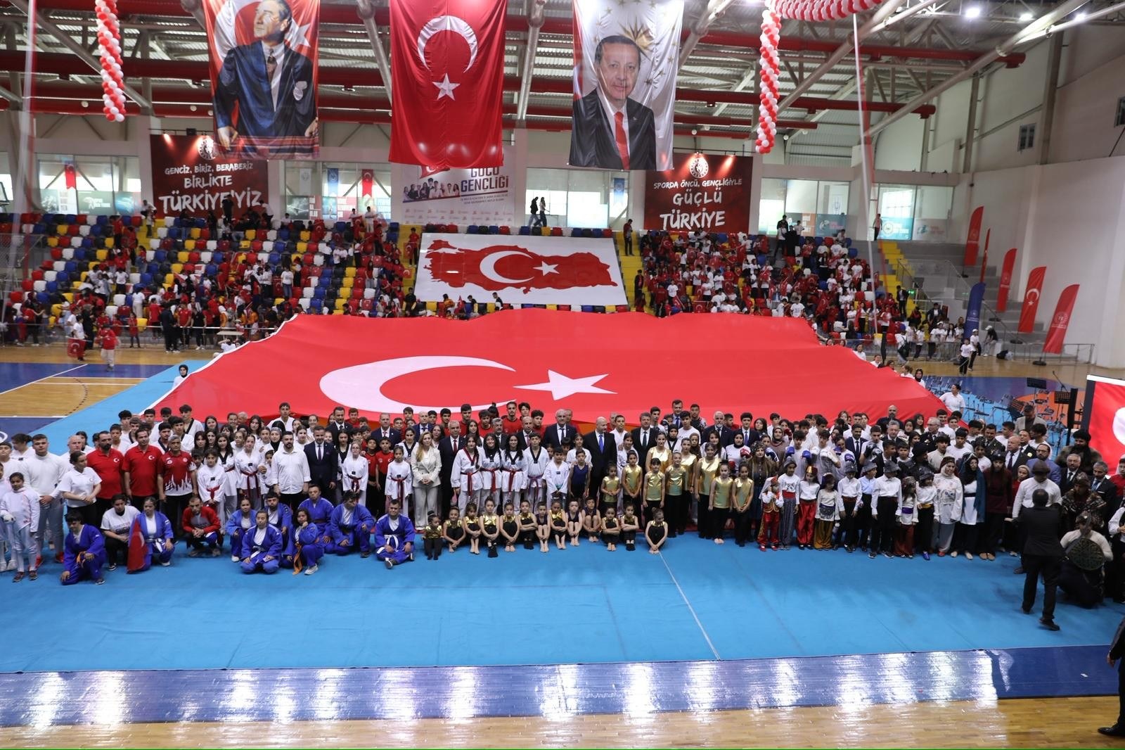 Adıyaman'da 19 Mayıs Coşkusu Yaşandı