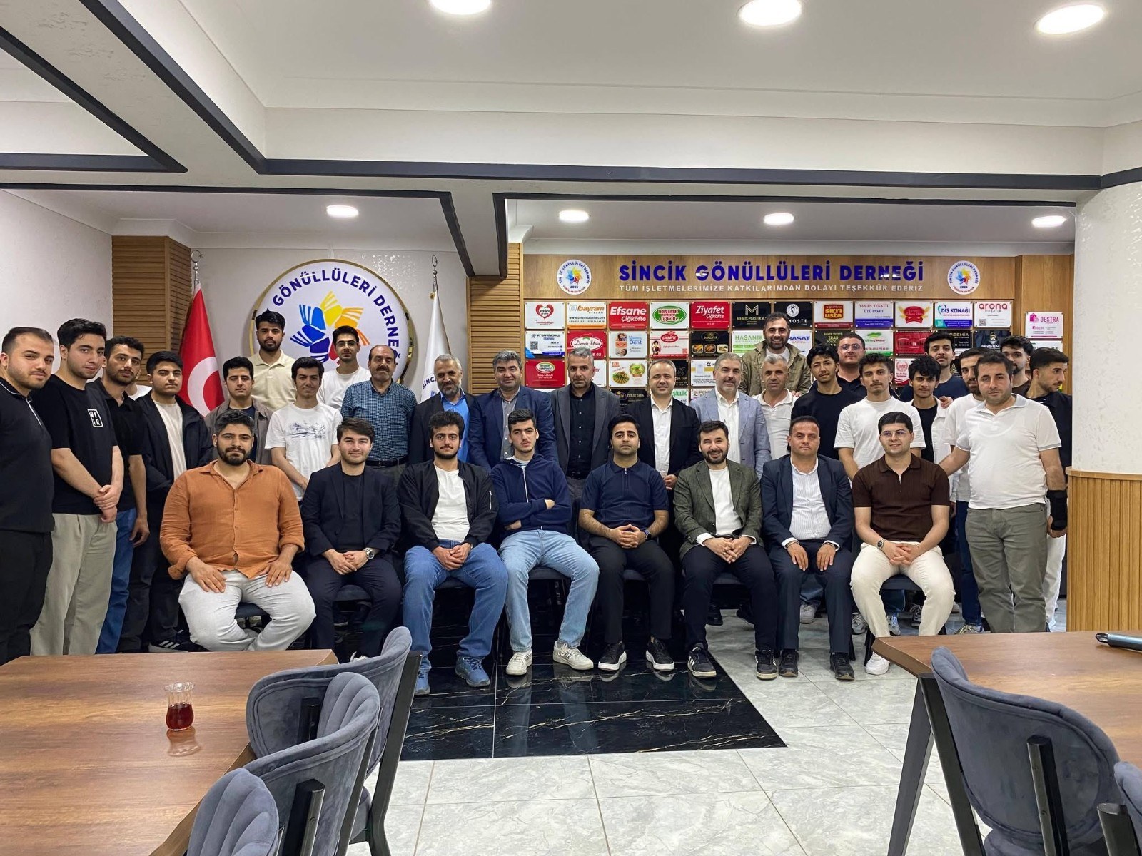 Sincik Derneğinde Gençlerle Gelecek Hedefleri Üzerine Sohbet Gerçekleşti