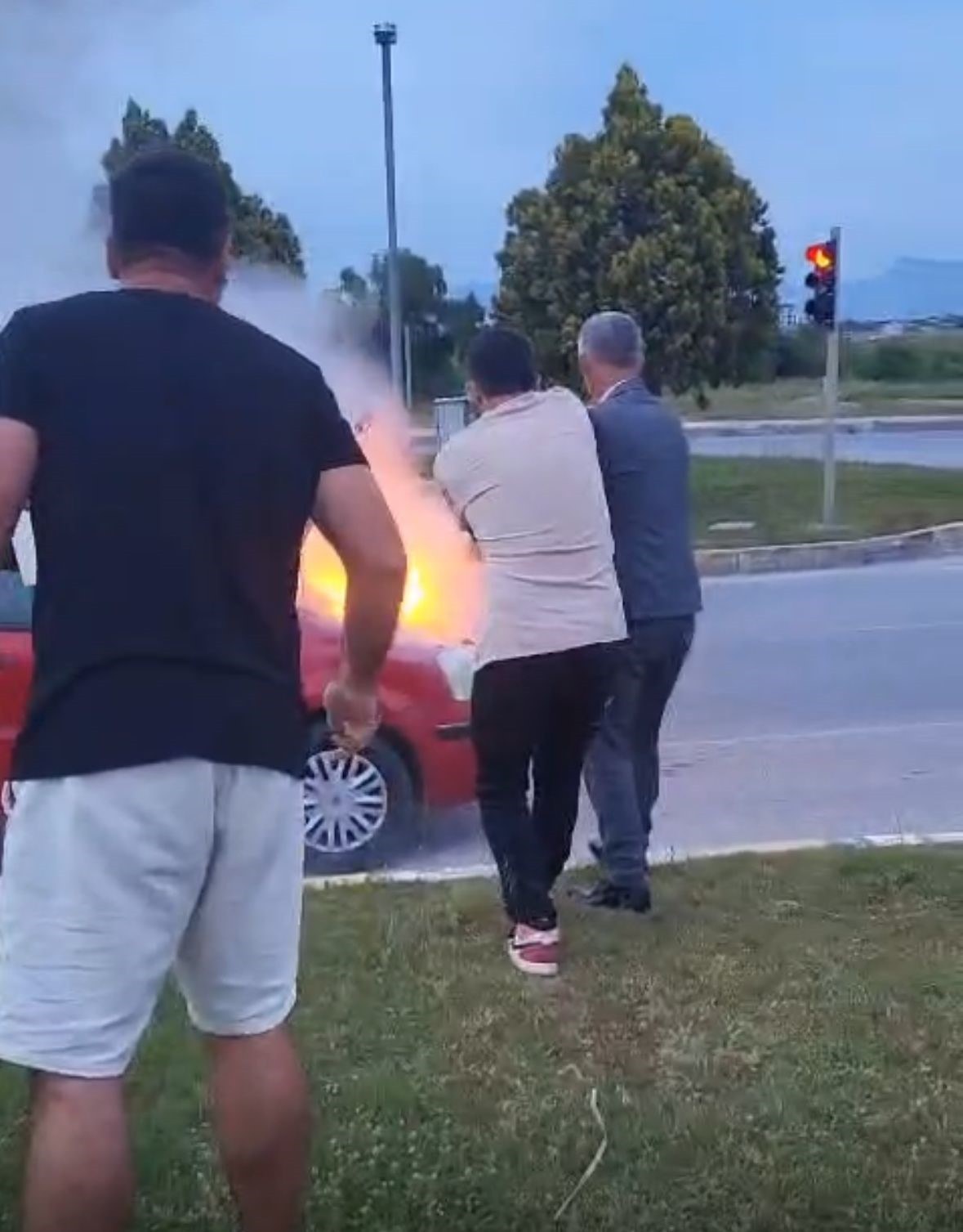 Manavgat'ta Seyir Halindeki Otomobil Alev Aldı