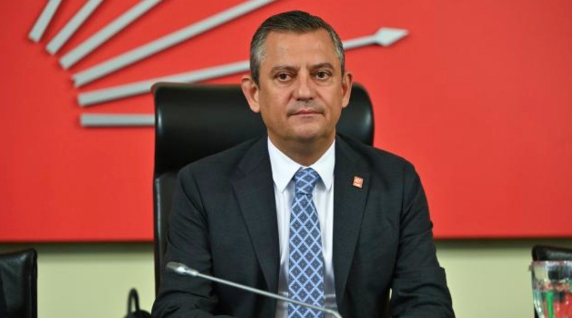 Özgür Özel CHP Grup Başkanı Seçildi