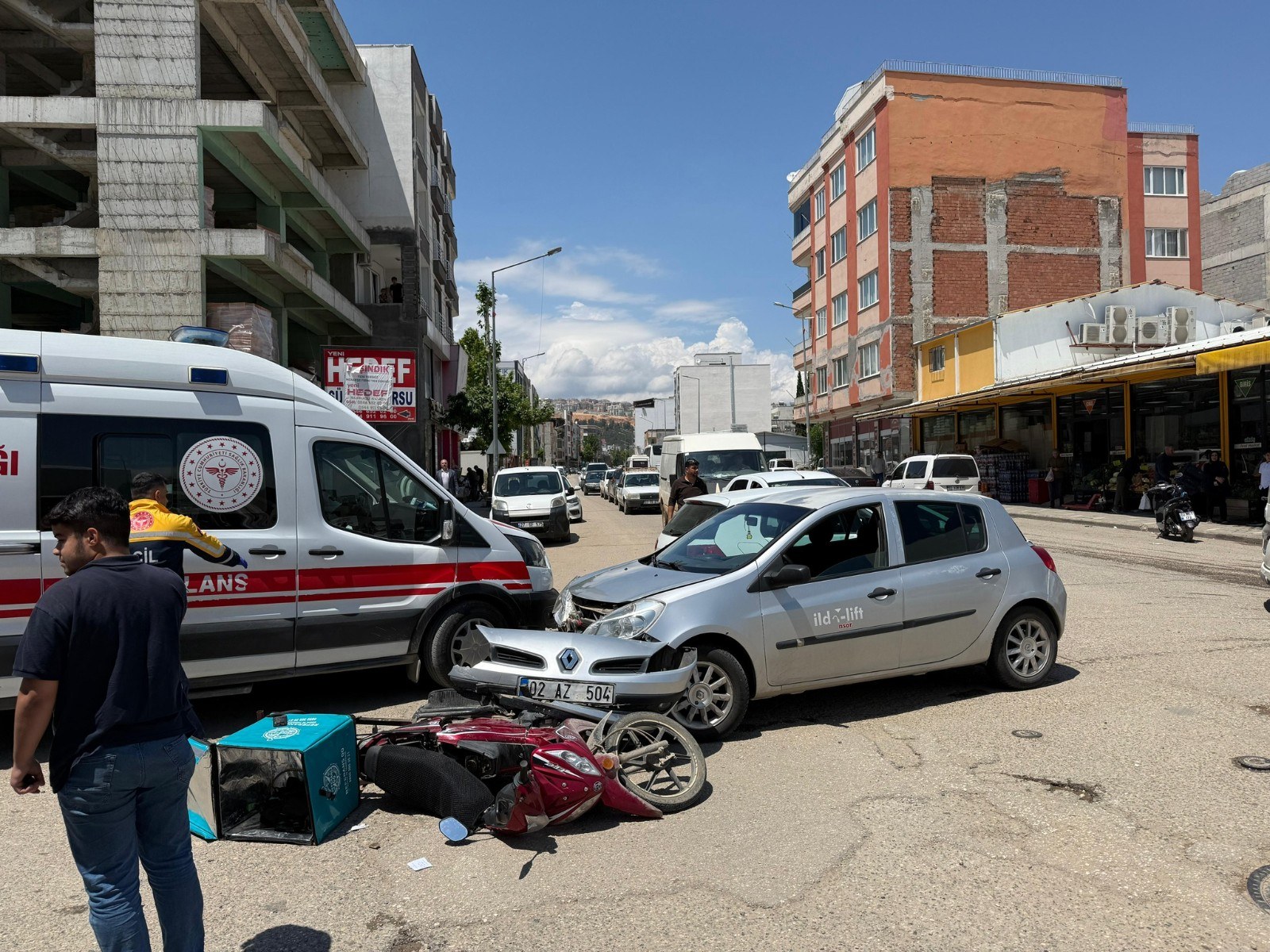 Adıyaman'da Trafik Kazası: Motosiklet Sürücüsü Yaralandı