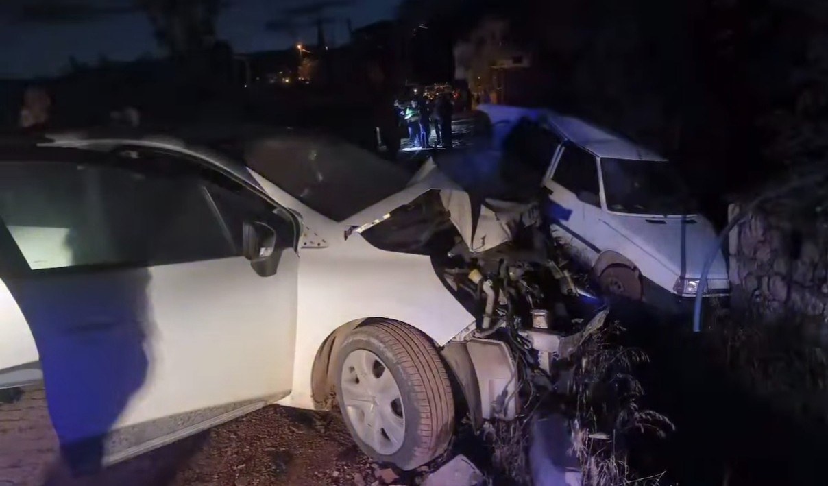 Adıyaman Kahta'da Trafik Kazası: 4 Yaralı