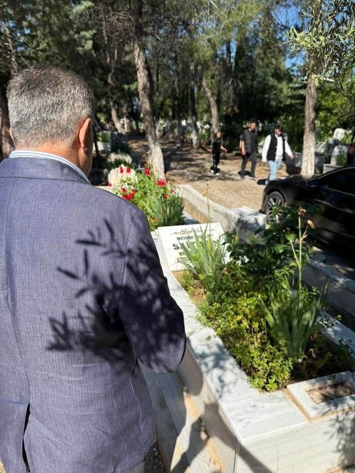 Milletvekili Şan Aile Kabrini Ziyaret Etti