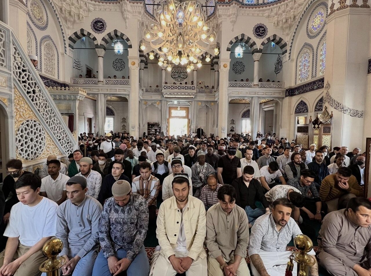 Tokyo Camii'nde Kurban Bayramı Namazı Yoğun İlgi Gördü