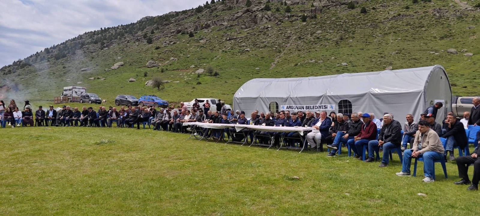 Arguvan'da Hava Koşullarına Rağmen Pilav İkramı