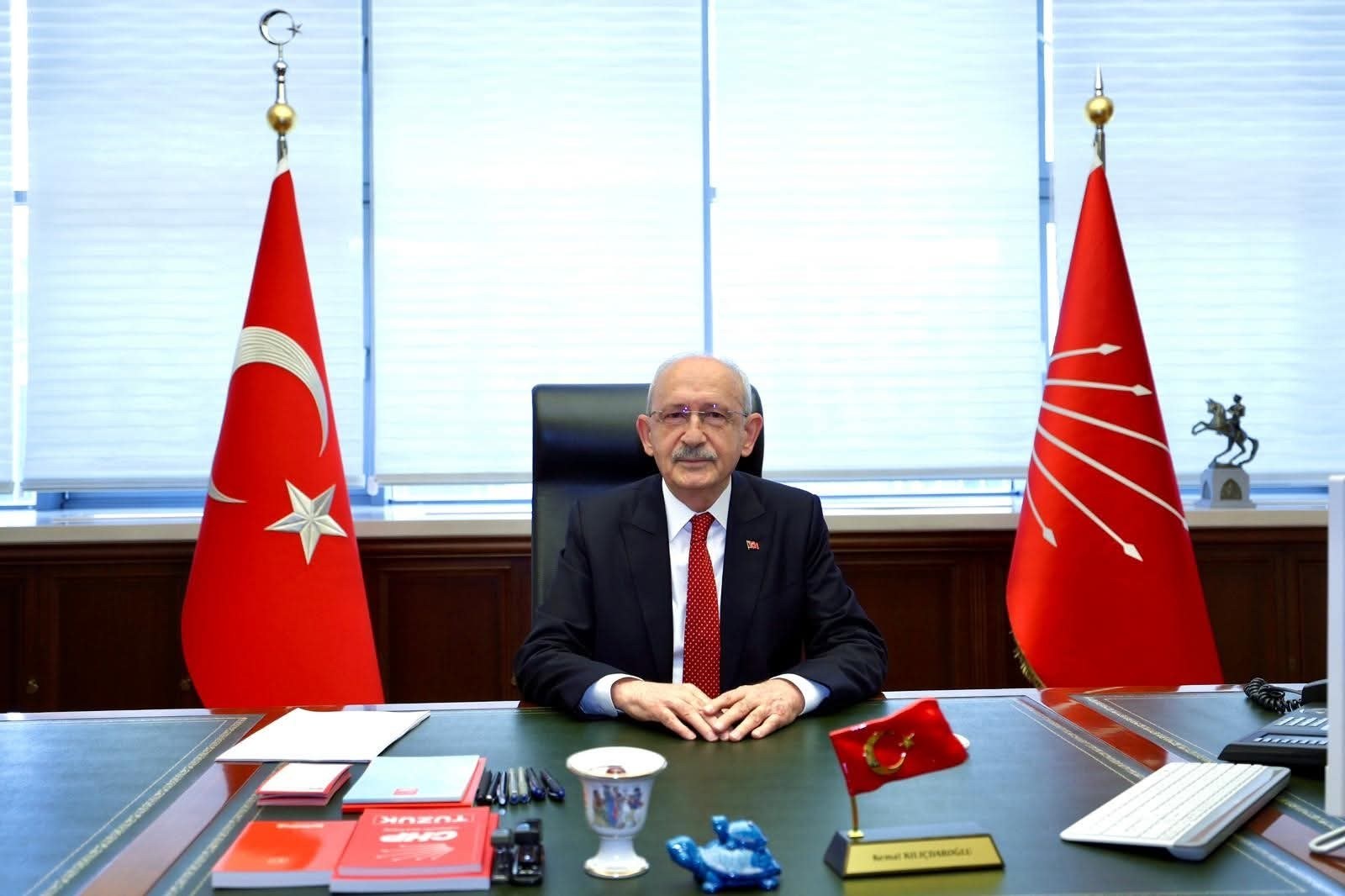 Kılıçdaroğlu Genel Merkezde Göreve Başladı