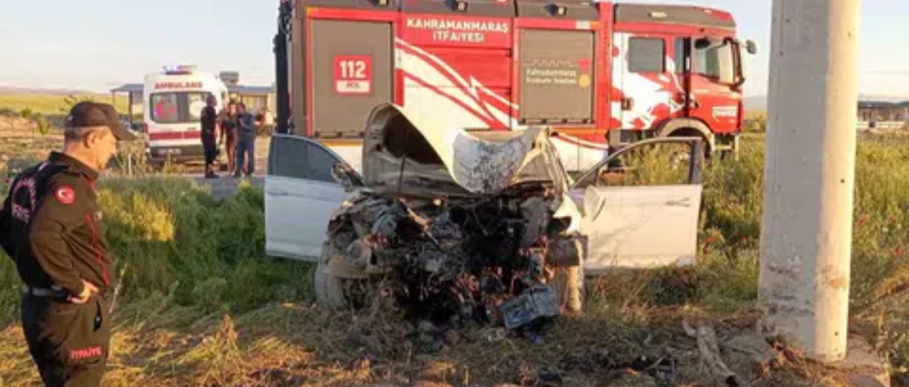 Elbistan Karayolu'nda Trafik Kazası: Sürücü Kurtarıldı