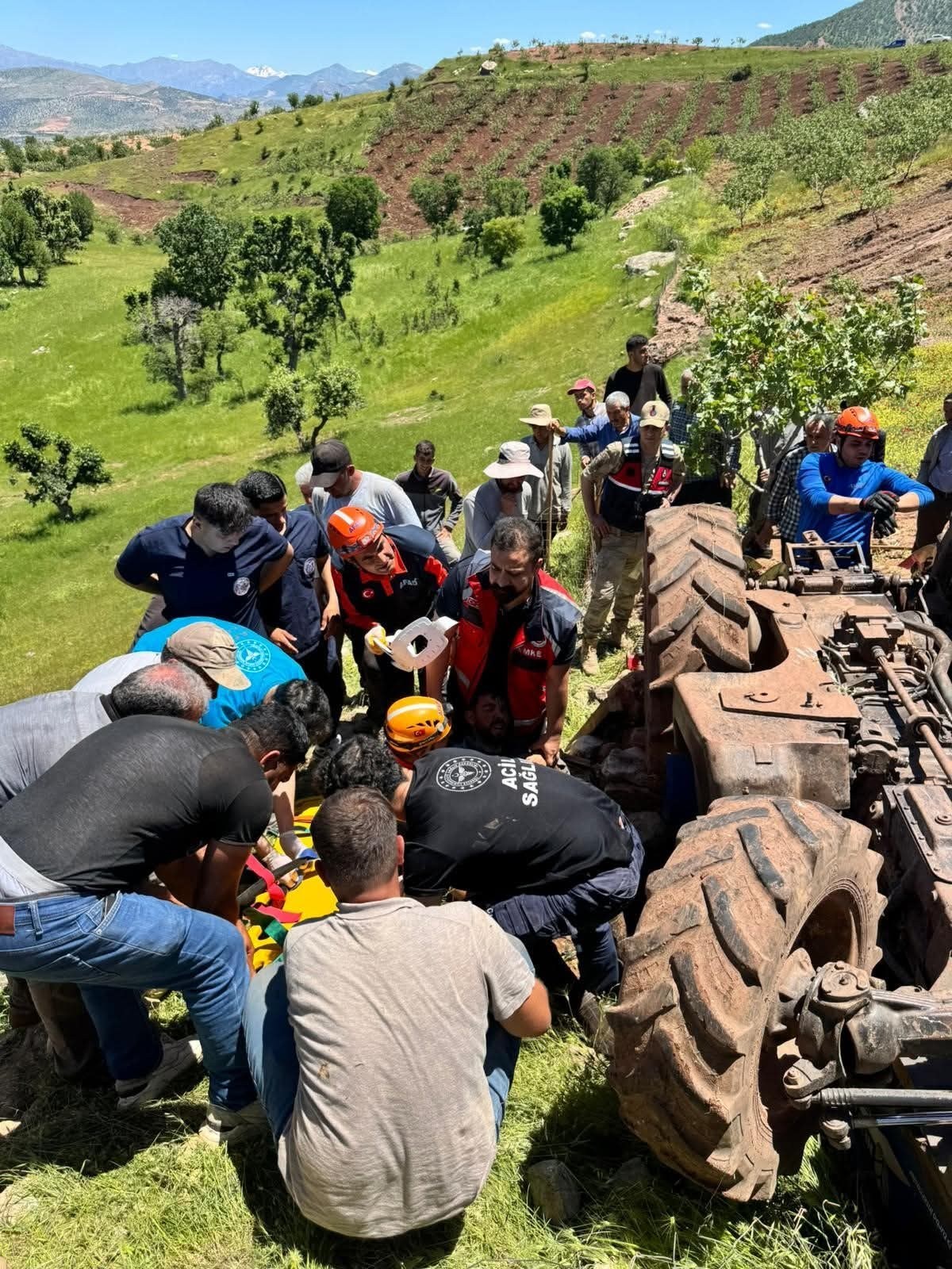 Siirt Tillo'da Traktör Kazası: Sürücü Yaralandı