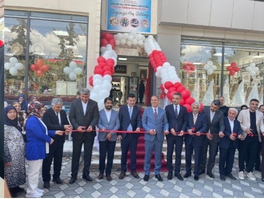 Adıyaman Halk Eğitim Yıl Sonu Sergisi Açıldı