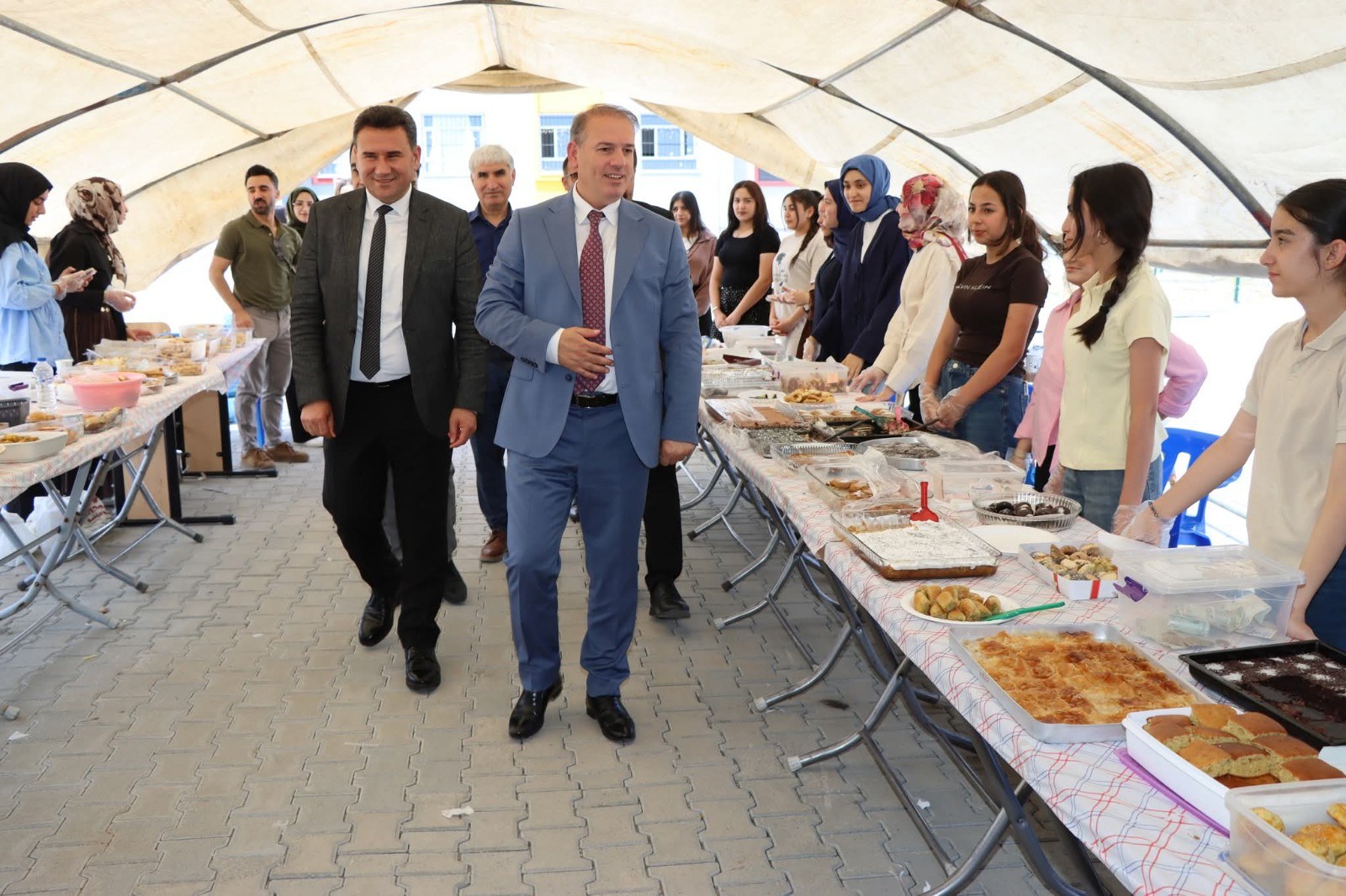 Kahta Mesut Ekni Anadolu Lisesi'nde Bilim Şenliği ve Kermes Düzenlendi