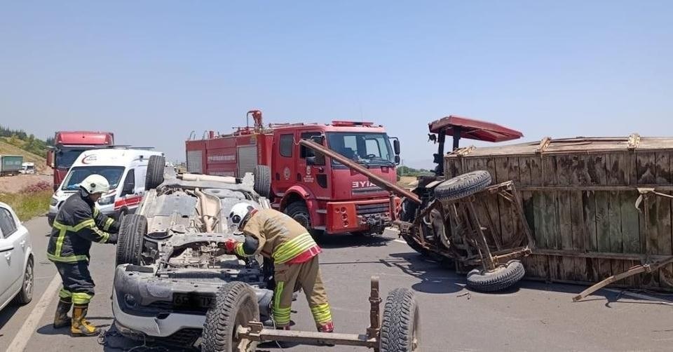Traktör İle Çarpışan Otomobil Takla Attı: 2 Kişi yaralandı