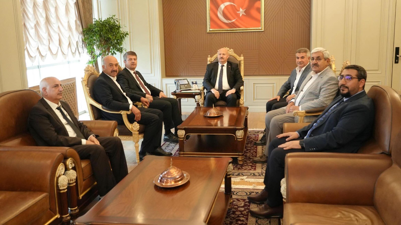 Adıyaman ve İlçe Belediye Başkanları Valil Abdullah Küçük 'ü Ziyaret Etti