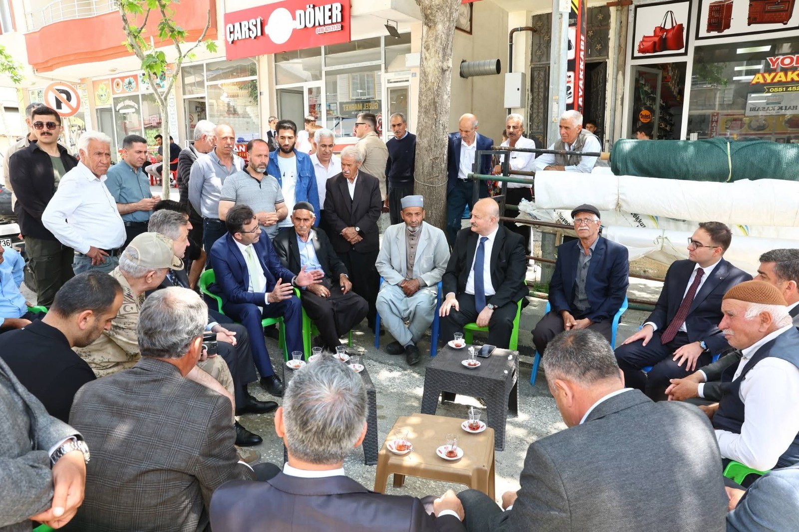 Adıyaman Valisi Küçük Sincik Esnafıyla Buluştu