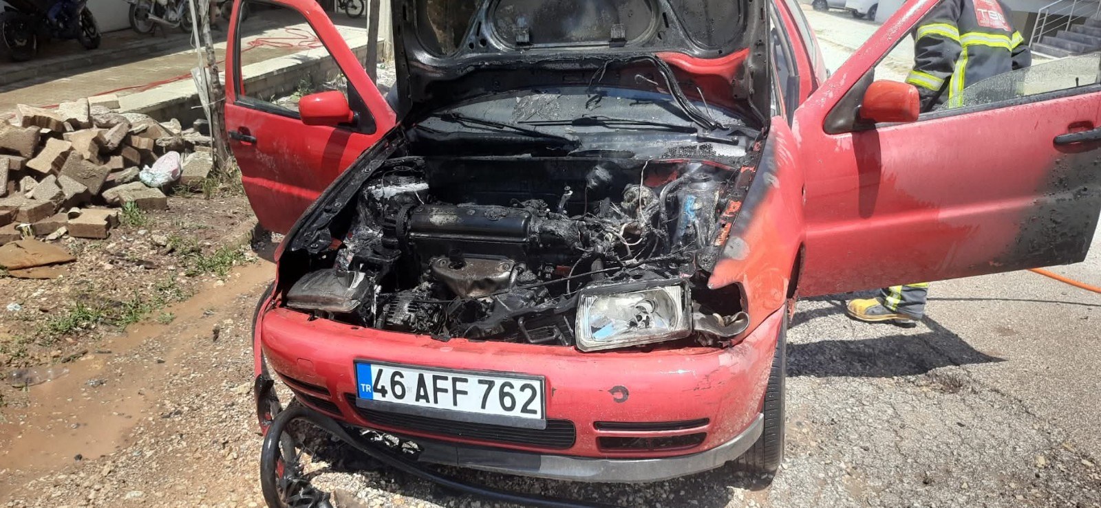Adıyaman'da Seyir Halindeki Otomobil Yandı