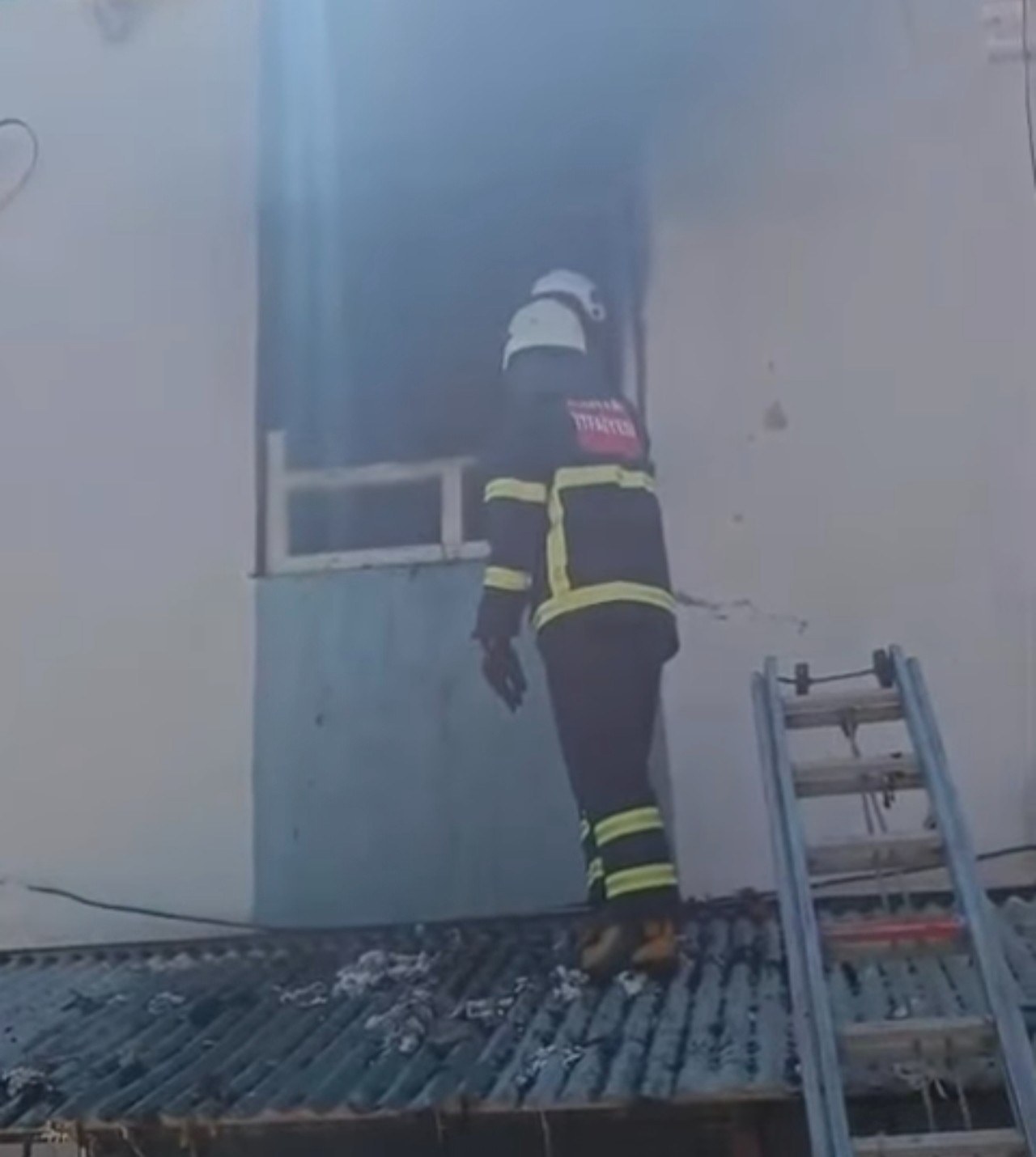 Kahta'da Yangın Genç Kızın Çeyizini Kül Etti