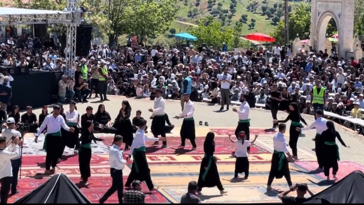 Ape Aziz Türbesi'nde Geleneksel Cem Buluşması Gerçekleşti