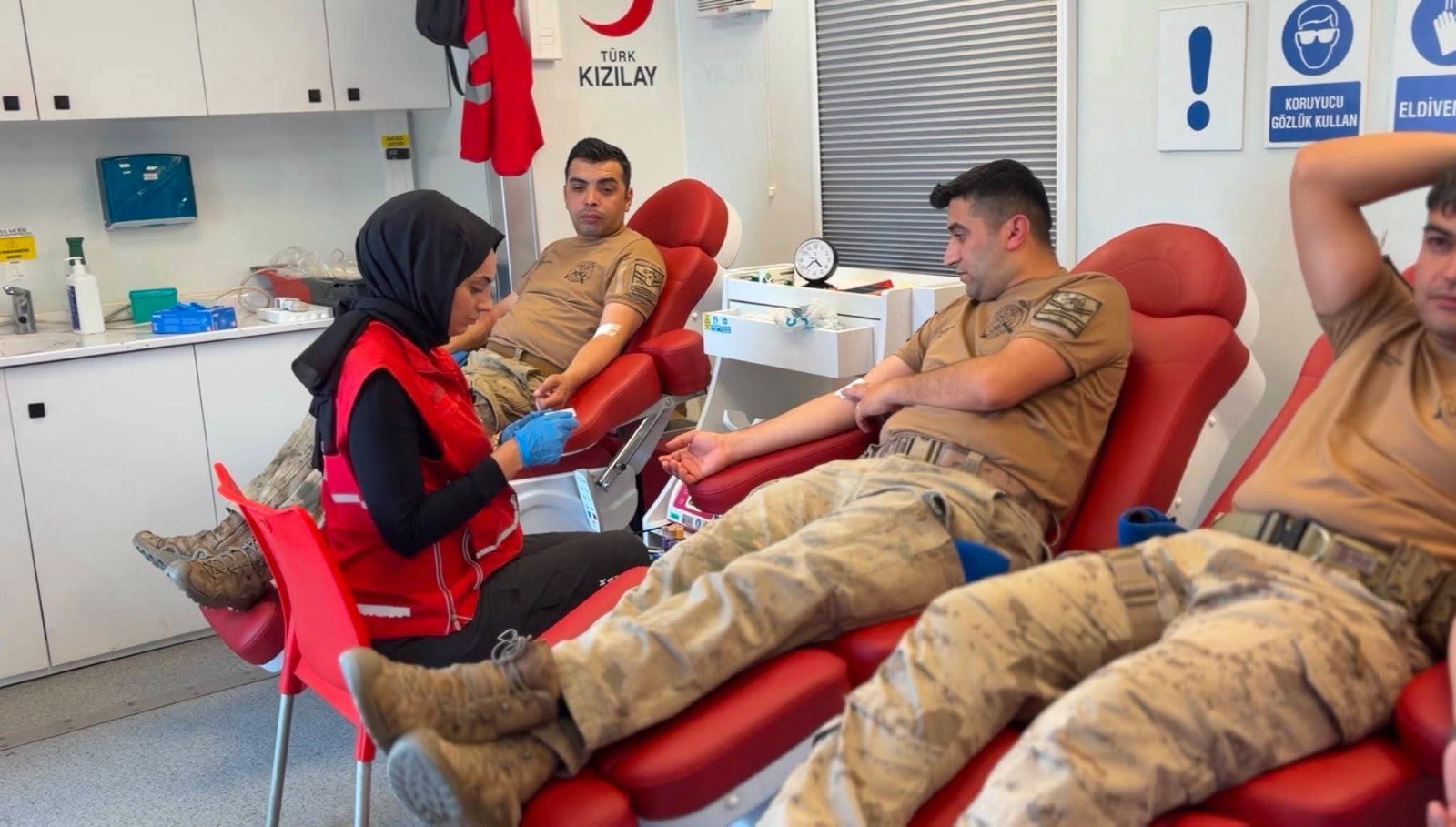 Adıyaman Jandarma Personelinden Kızılay'a Kan Bağışı